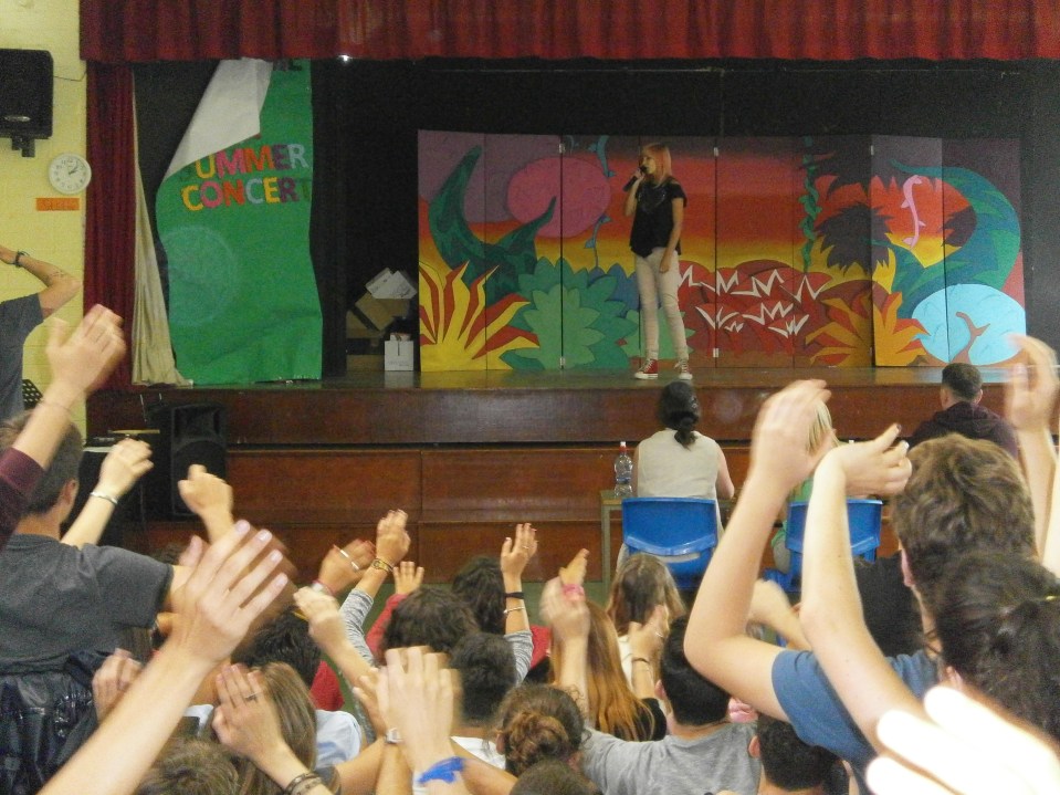 OLYMPUS DIGITAL CAMERA