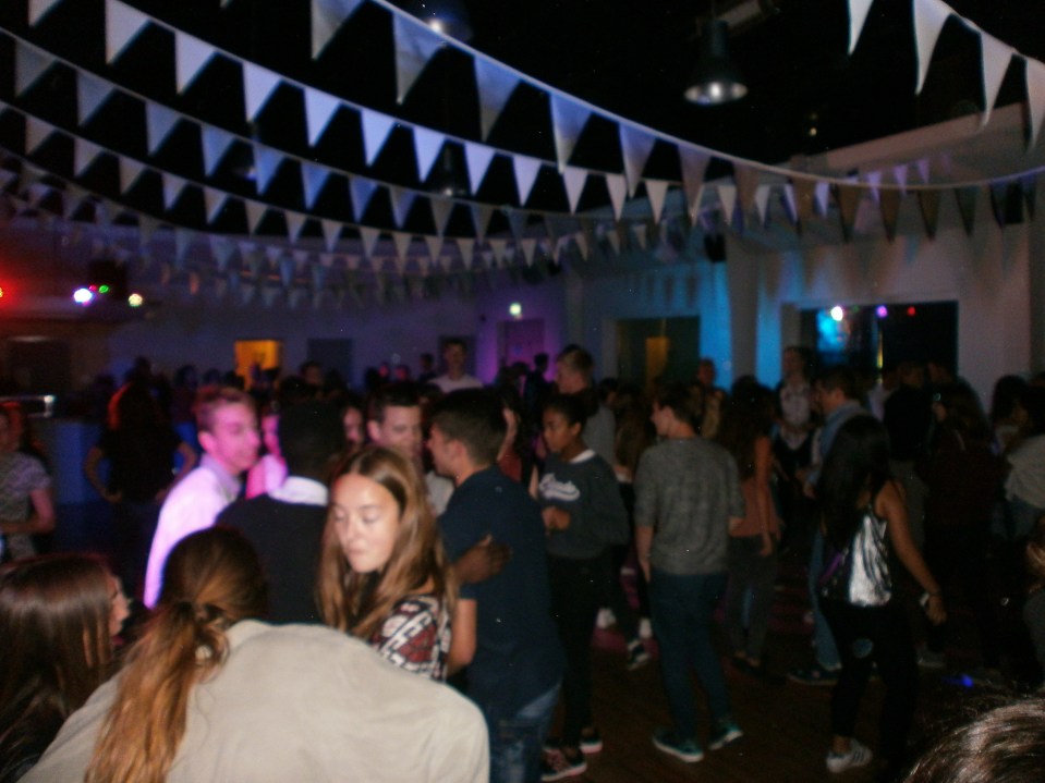 OLYMPUS DIGITAL CAMERA