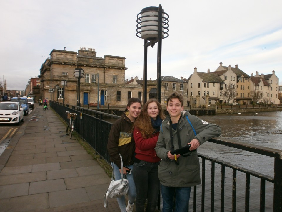 OLYMPUS DIGITAL CAMERA