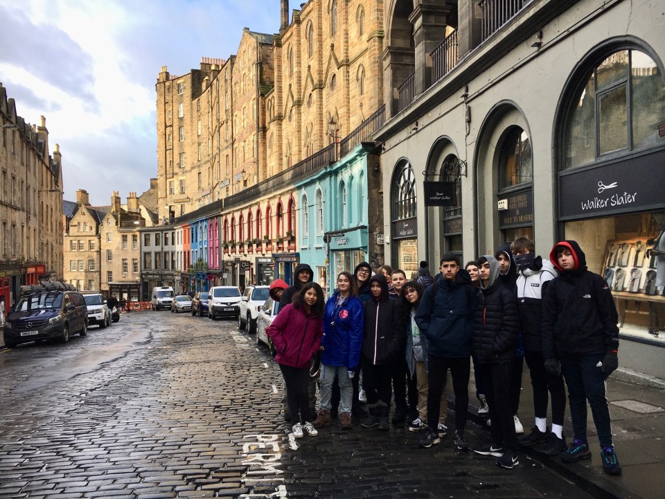 3374F702-2481-4DEE-9119-0FBCFAEF7531