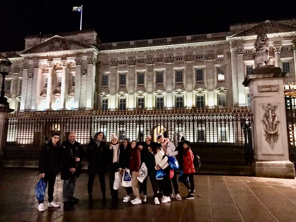 A954011F-333F-4EF4-9E4B-DEDD87A81C32