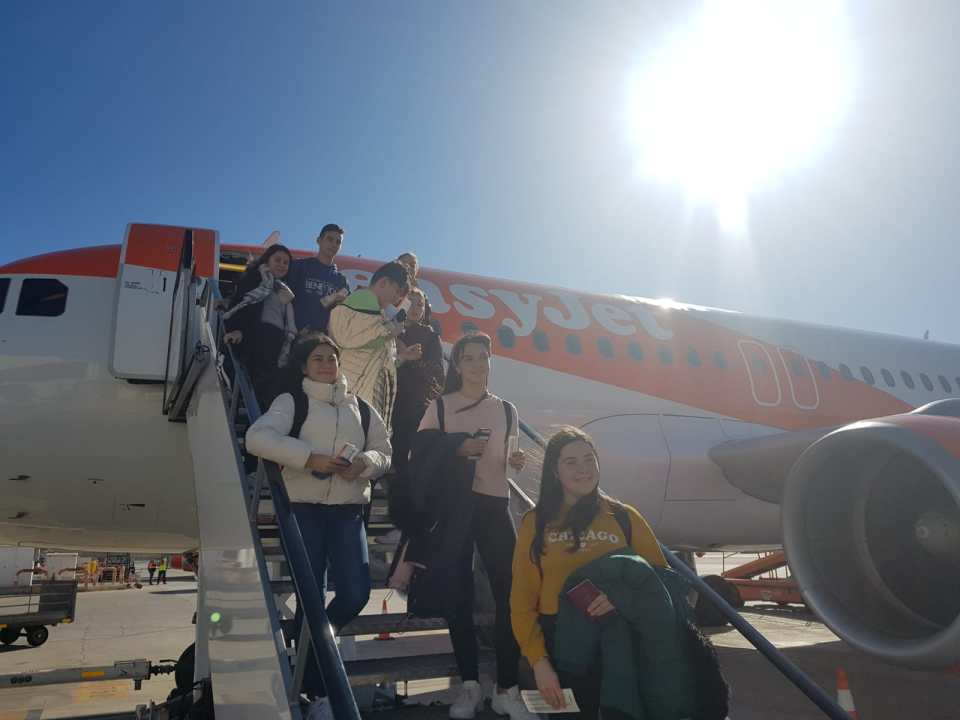 D5E80ECF-B0DC-41FF-AF0A-ECAA9AE0AED6